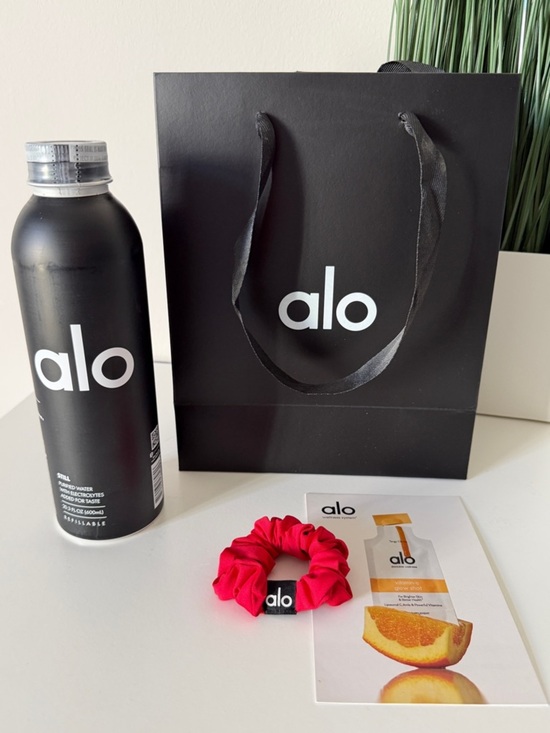 ALO Yoga Other - NEW Alo Yoga Bottle Scrunchie Gift Bag + 20% Off Coupon Set
